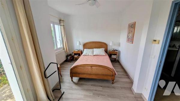 VILLA DE TYPE 6 EN R+1 AVEC STUDIO INDEPENDANT AU RDC