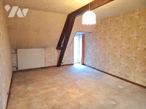 A Vendre, à LA CROIXILLE (53380), en Mayenne. Une maison d'habitation, comprenant : 
- au rez ...