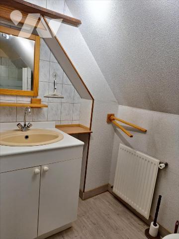 A Vendre, à LA CROIXILLE (53380), en Mayenne. Une maison d'habitation, comprenant : 
- au rez ...