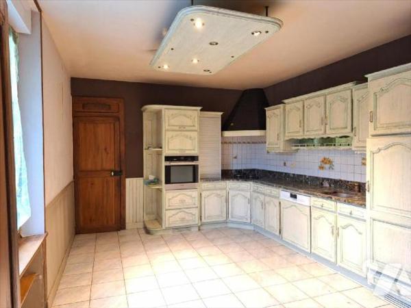 A Vendre, à LA CROIXILLE (53380), en Mayenne. Une maison d'habitation, comprenant : 
- au rez ...