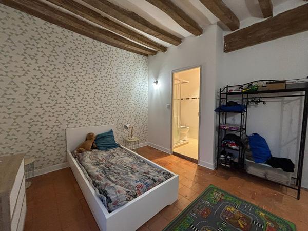 Maison restaurée. Confort, modernité et authenticité au coeur de Lasse Noyant-Villages