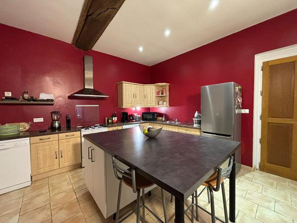 Maison restaurée. Confort, modernité et authenticité au coeur de Lasse Noyant-Villages