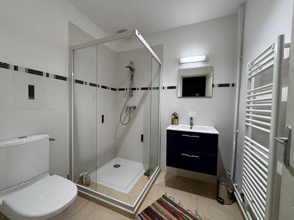 Maison restaurée. Confort, modernité et authenticité au coeur de Lasse Noyant-Villages