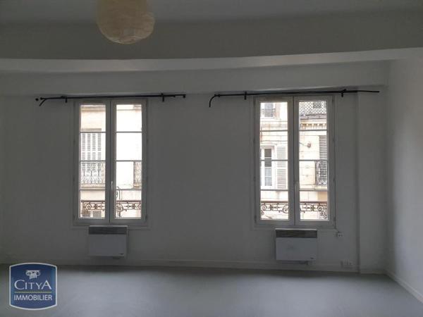 Appartement à louer 1 pièce 38.4m²
