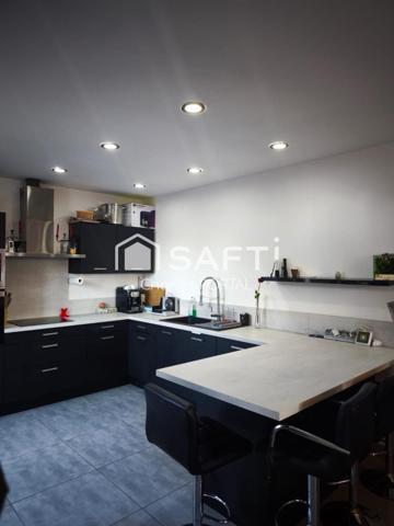 maison de campagne a cinq minutes du centre ville.