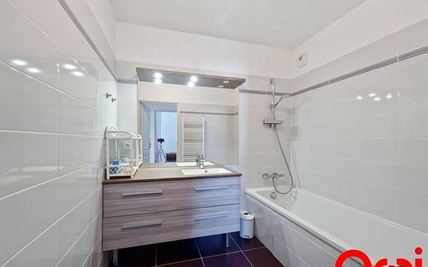 Appartement à louer    4 pièces •  Villeurbanne