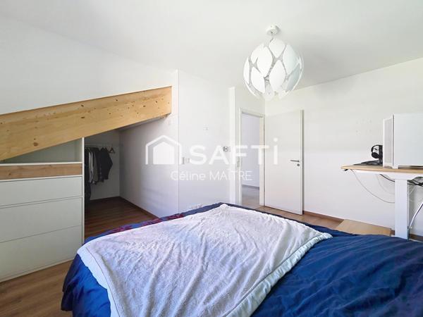 Grand T2 - belles prestations - dernier étage