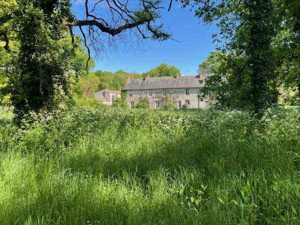 A VENDRE Propriété NANTES SUD avec Dépendances sur environ 2 hA 2