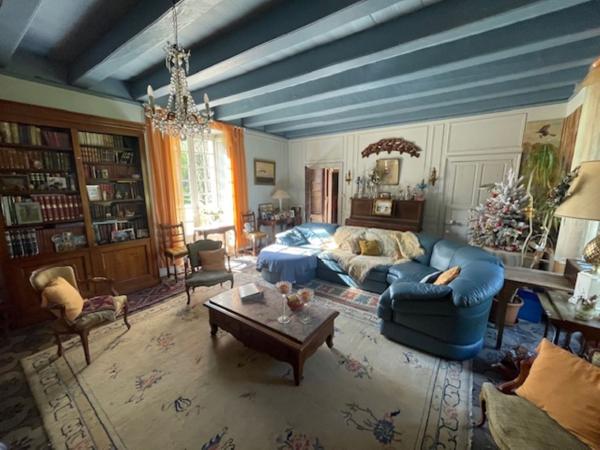 A VENDRE Propriété NANTES SUD avec Dépendances sur environ 2 hA 2