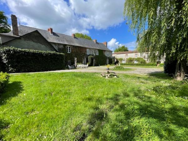 A VENDRE Propriété NANTES SUD avec Dépendances sur environ 2 hA 2