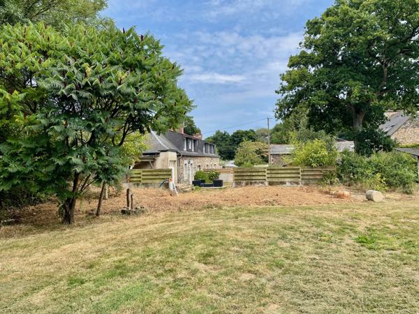 Pléguien (22290) Maison, garage et jardin.