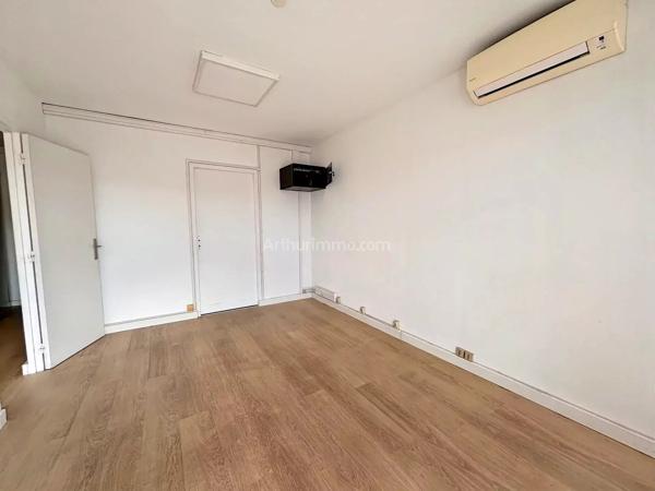 Vente                                                      Local commercial
                        
                     4 pièces                      71 m2                     à Mezzavia