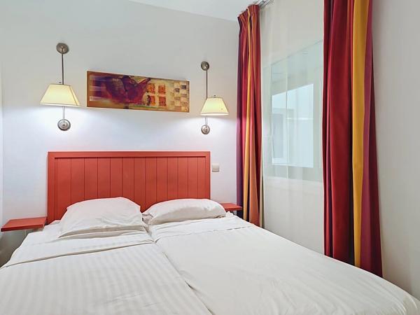 Vente                                                      Appartement
                        
                     3 pièces                      45 m2                     à Cannes