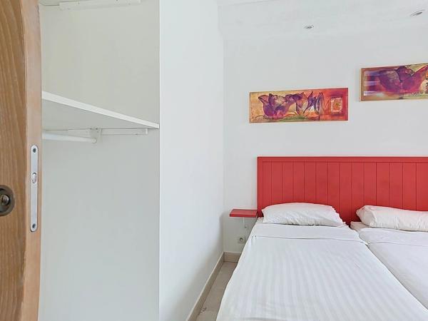 Vente                                                      Appartement
                        
                     3 pièces                      45 m2                     à Cannes