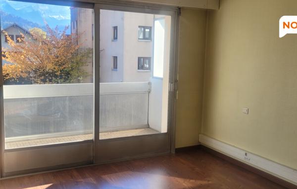 CLUSES : APPARTEMENT 8O M2