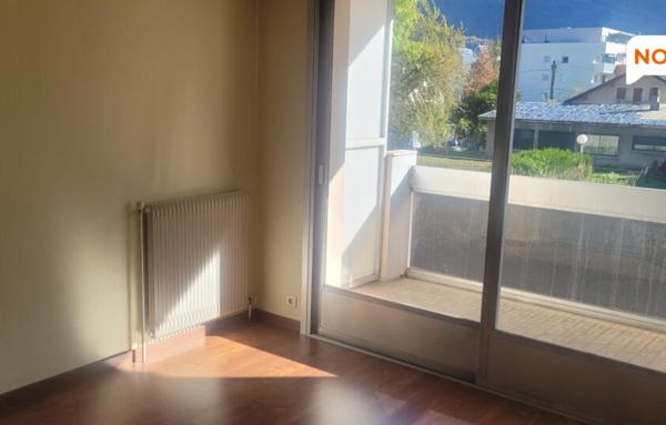 CLUSES : APPARTEMENT 8O M2