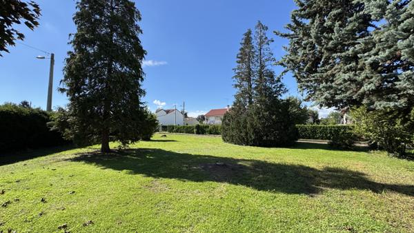 Saint-Just-Saint-Rambert (42170) Lot de terrain constructible surface 540m2 hyper bien situé à Saint-Rambert