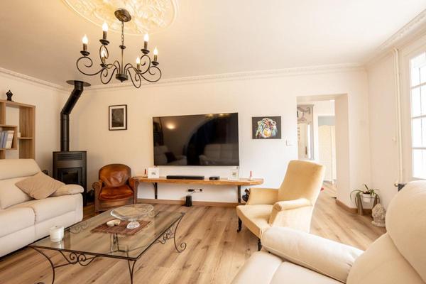 LIEUX UNIQUES ® - PROPRIÉTÉS PRIVÉES  PROPOSE TRÈS JOLI CORPS DE FERME RENOVÉ À THENAY (41350)