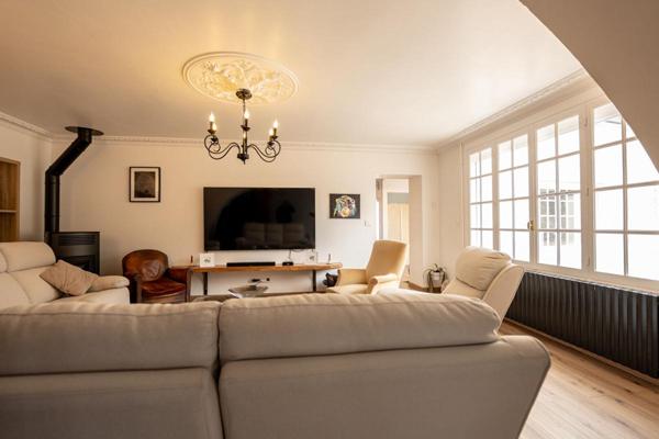 LIEUX UNIQUES ® - PROPRIÉTÉS PRIVÉES  PROPOSE TRÈS JOLI CORPS DE FERME RENOVÉ À THENAY (41350)