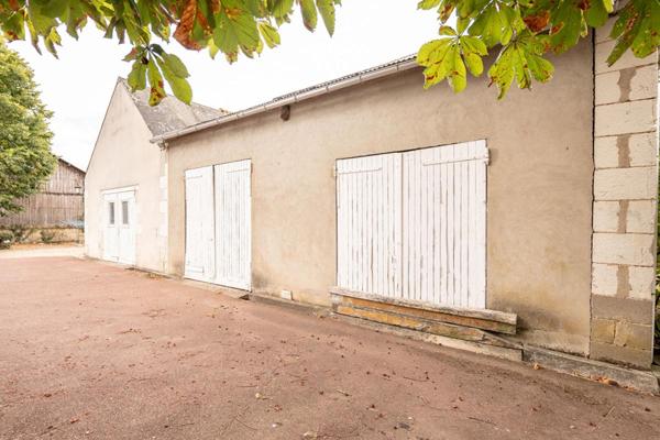 LIEUX UNIQUES ® - PROPRIÉTÉS PRIVÉES  PROPOSE TRÈS JOLI CORPS DE FERME RENOVÉ À THENAY (41350)