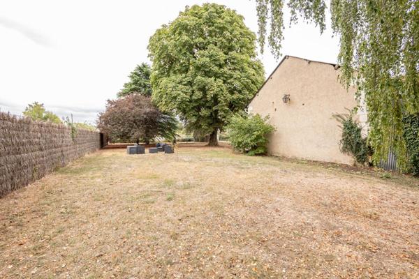 LIEUX UNIQUES ® - PROPRIÉTÉS PRIVÉES  PROPOSE TRÈS JOLI CORPS DE FERME RENOVÉ À THENAY (41350)