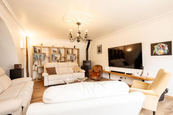 LIEUX UNIQUES ® - PROPRIÉTÉS PRIVÉES  PROPOSE TRÈS JOLI CORPS DE FERME RENOVÉ À THENAY (41350)