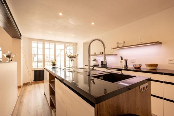 LIEUX UNIQUES ® - PROPRIÉTÉS PRIVÉES  PROPOSE TRÈS JOLI CORPS DE FERME RENOVÉ À THENAY (41350)