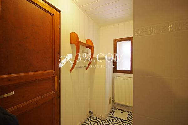 Maison
                                                                                                                                                                                                                                                                                                                        3 pièce(s)                                                                                                                                                                                                          2 chambre(s)                                                                                                                                                                                                          63  m²