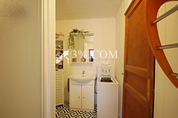 Maison
                                                                                                                                                                                                                                                                                                                        3 pièce(s)                                                                                                                                                                                                          2 chambre(s)                                                                                                                                                                                                          63  m²