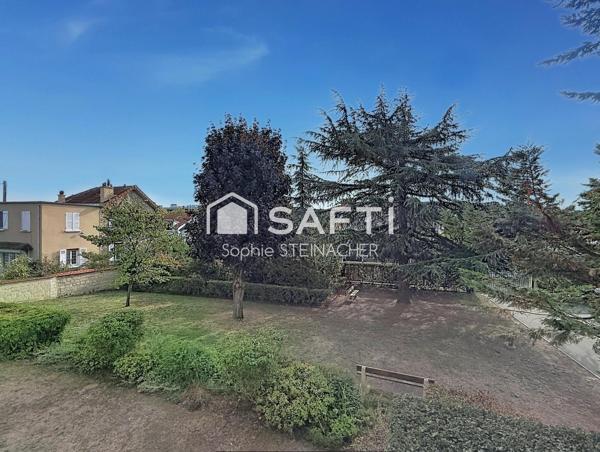 Appartement 2 chambres avec box, cave, balcon