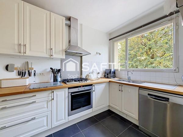 Appartement 2 chambres avec box, cave, balcon