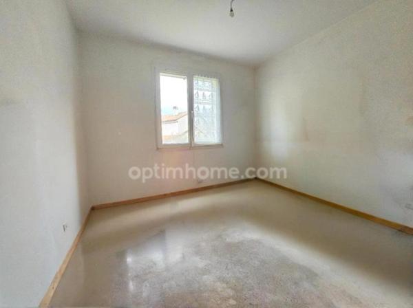 Maison à vendre de plain-pied 3 pièces RUELLE SUR TOUVRE (16)