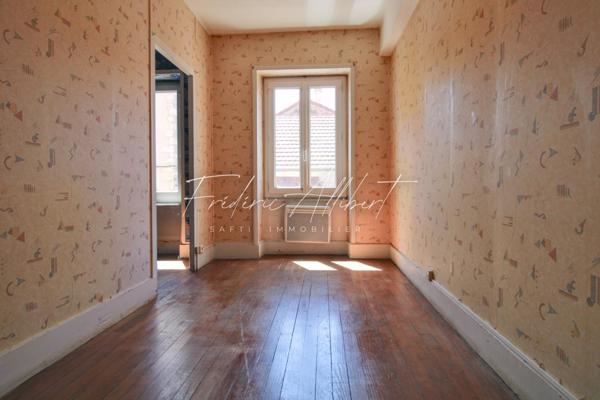 Maison de ville en plein coeur de Sennecey-le-grand.