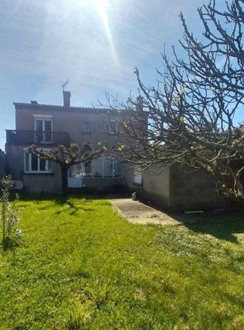 Aussillon quartier des Auques, maison jardin garage