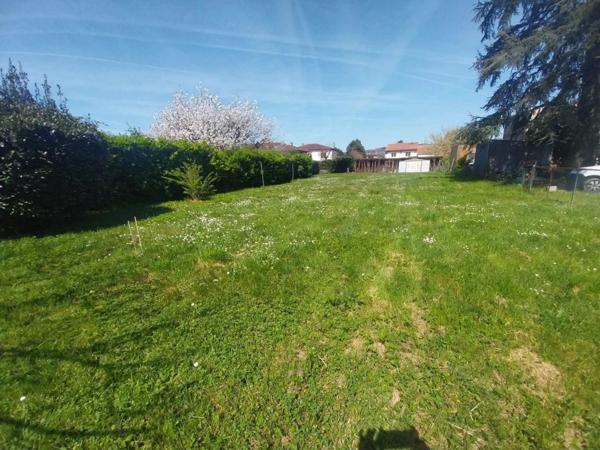 Aussillon quartier des Auques, maison jardin garage