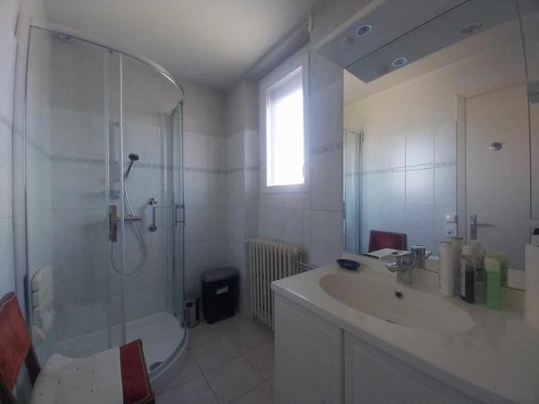 Aussillon quartier des Auques, maison jardin garage