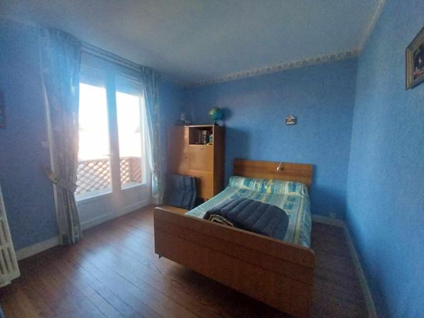 Aussillon quartier des Auques, maison jardin garage