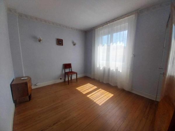 Aussillon quartier des Auques, maison jardin garage