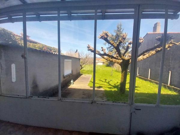 Aussillon quartier des Auques, maison jardin garage