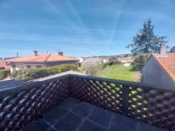 Aussillon quartier des Auques, maison jardin garage