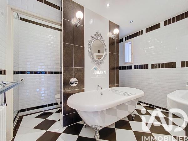 Maison à vendre 10 pièces 315 m² Grignan