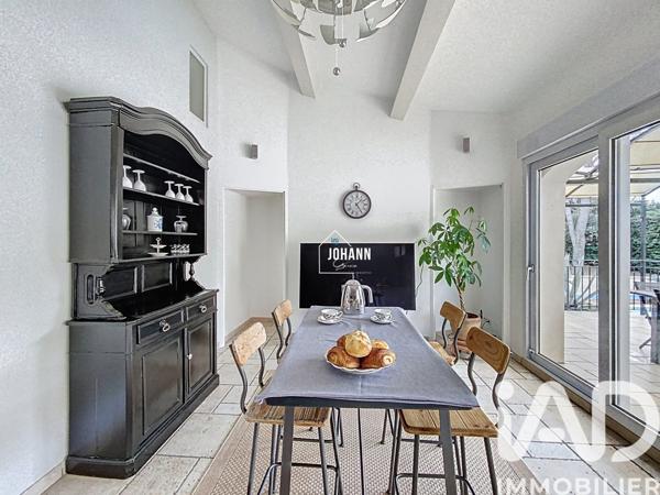 Maison à vendre 10 pièces 315 m² Grignan