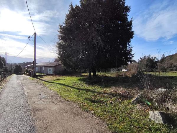 SAN GAVINO DI CARBINI - TERRAIN 490 M² - AU COEUR DU VILLAGE