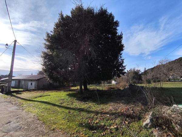 SAN GAVINO DI CARBINI - TERRAIN 490 M² - AU COEUR DU VILLAGE