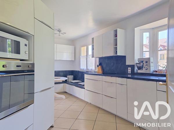 Maison à vendre 6 pièces 182,76 m² Longjumeau
