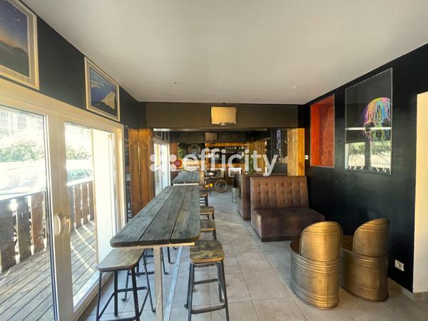 Local Commercial 6 pièces - 80 m²