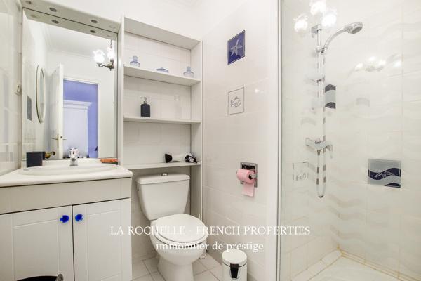 MAISON PLEIN CENTRE AVEC COUR - PROCHE MER - CHATEAU D'OLÉRON - CHARENTE MARITIME