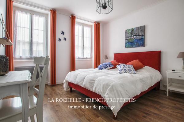 MAISON PLEIN CENTRE AVEC COUR - PROCHE MER - CHATEAU D'OLÉRON - CHARENTE MARITIME