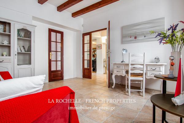 MAISON PLEIN CENTRE AVEC COUR - PROCHE MER - CHATEAU D'OLÉRON - CHARENTE MARITIME