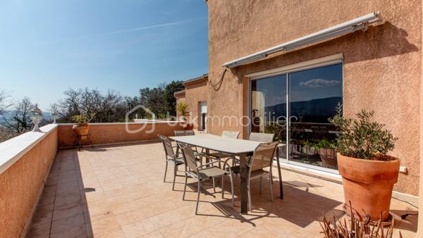Maison d architecte de 194,33 m²